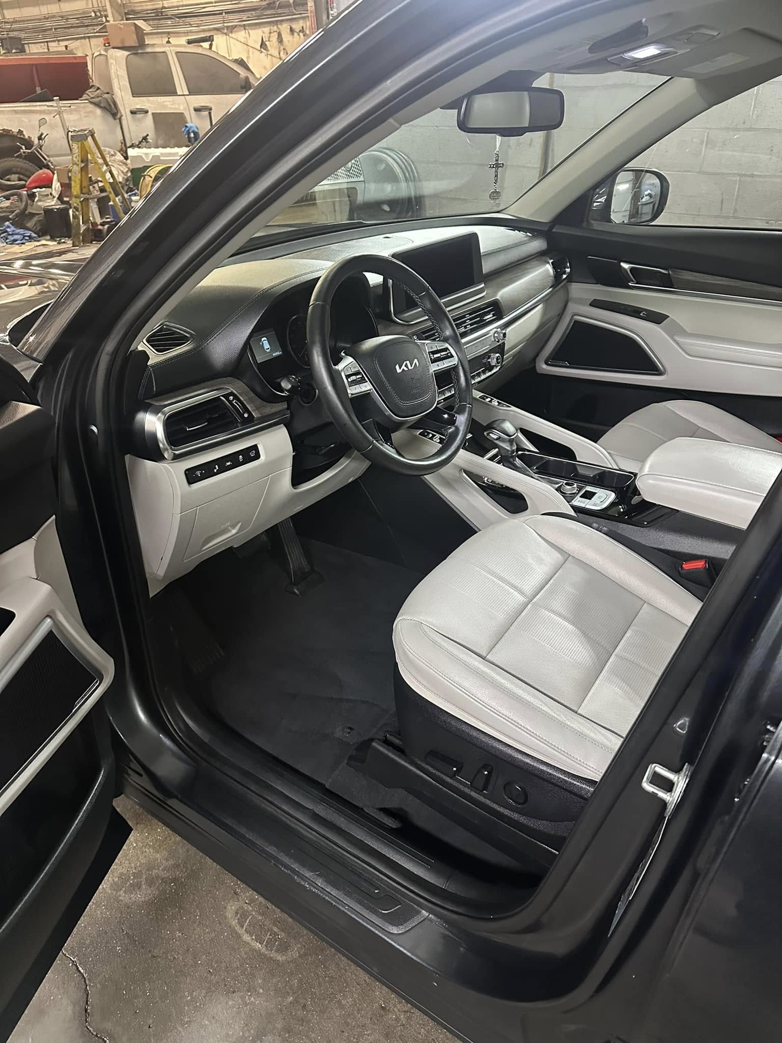 Kia SUV Interior Detail - auto detailing by Bugeaters Detail and Wash